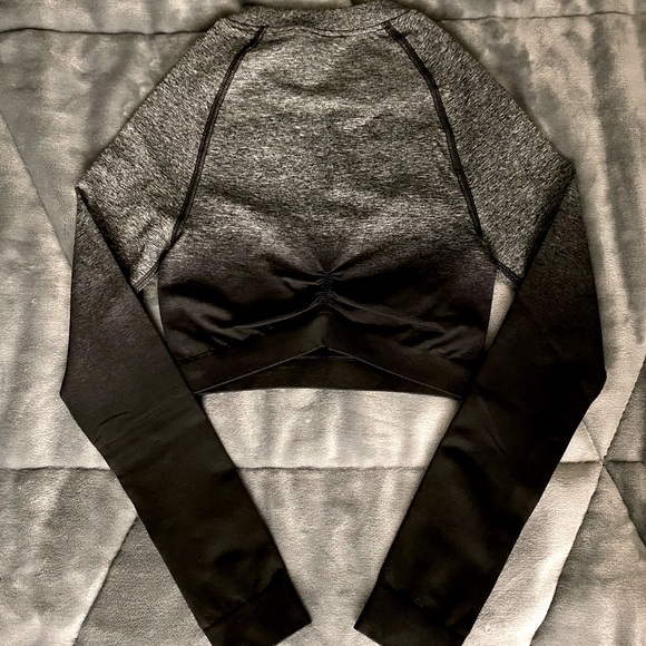 SOLD gymshark adapt ombre seamless LS crop top - Picture 4 of 5
